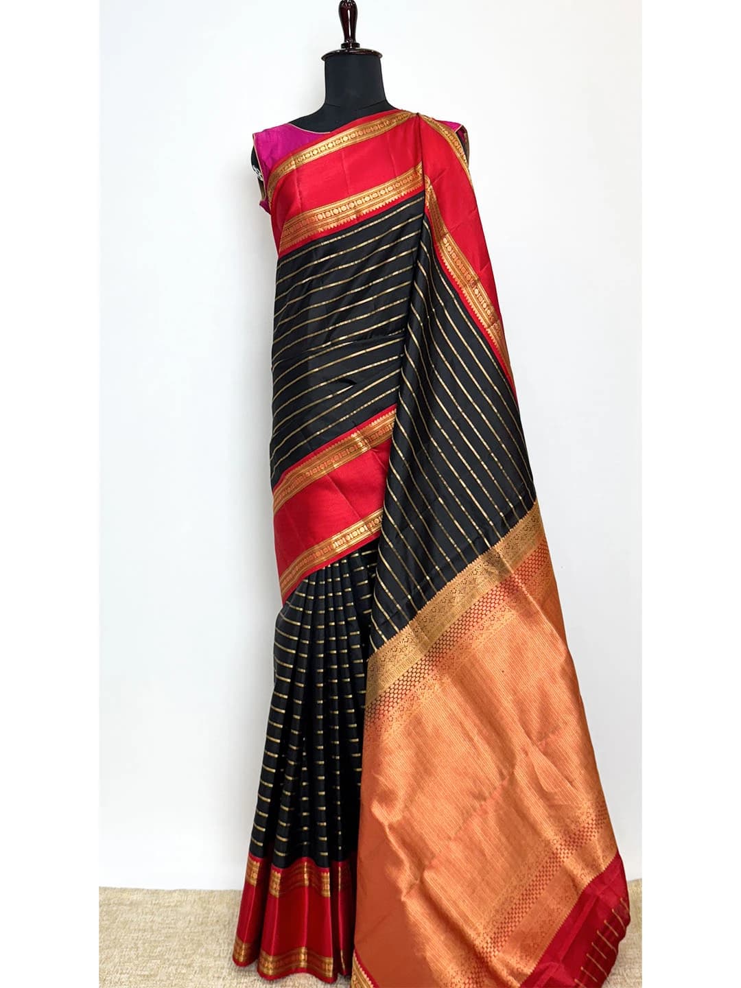 Handloom Pure Silk Sarees - Black Colour QS206674