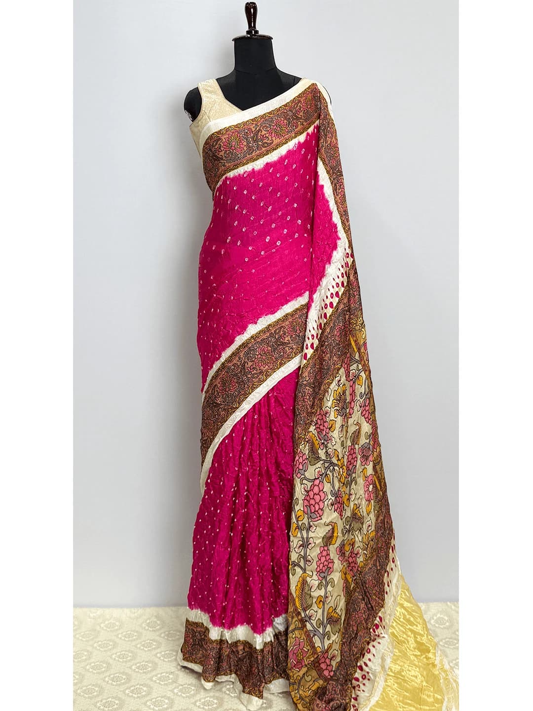 Crush Bandhani Saree - Pink Colour - QS220007