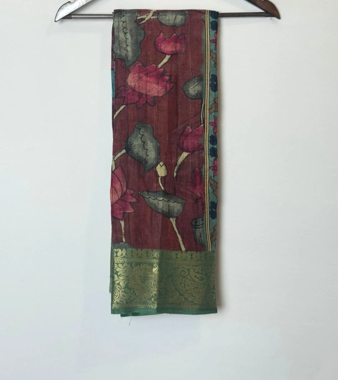 Kalamkari Saree Deep Maroon Lotus Print Saree with Contrast Green Zari Border QS260974