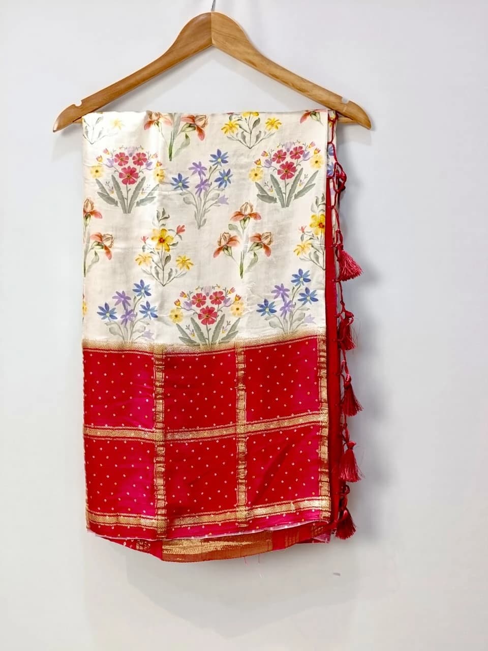 Bandhani Blast -White & Red Floral Print Saree with Golden Zari Border QS251919