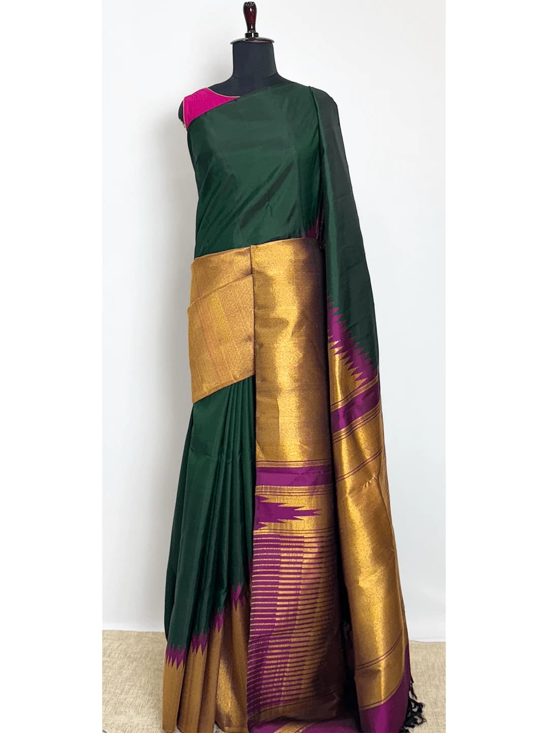 Kanchipuram Pure Silk Saree - Raising Border - QS212201